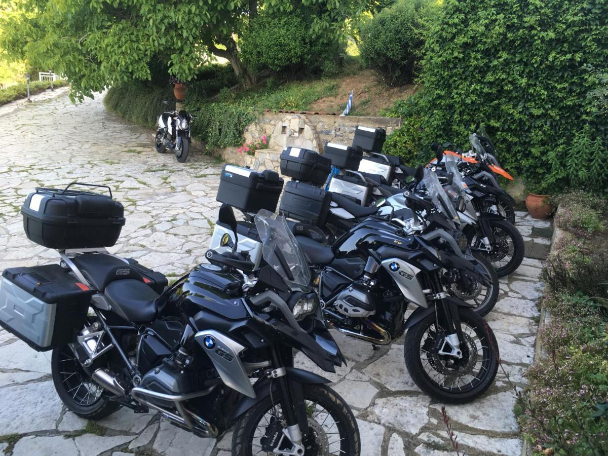 קסטוריה Guesthouse Vissinokipos - Biker Friendly - Motorradhotel מראה חיצוני תמונה