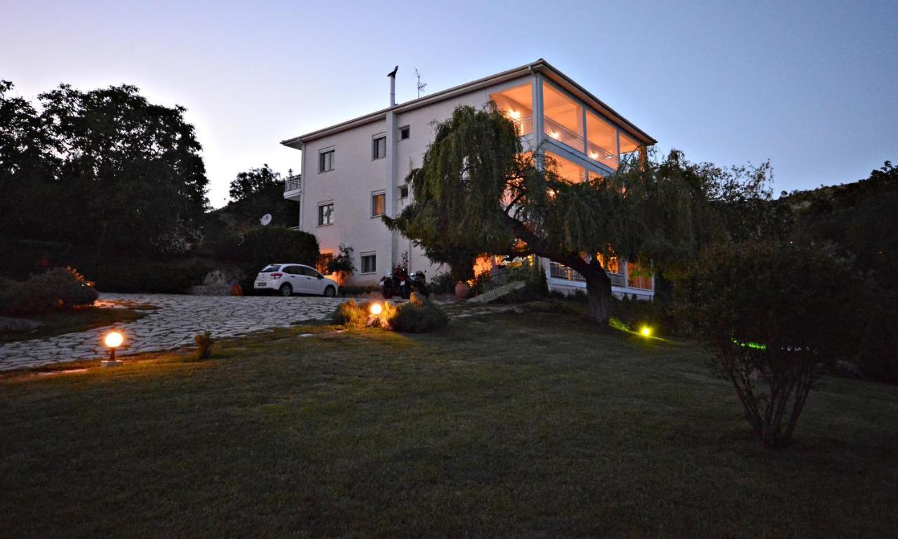 קסטוריה Guesthouse Vissinokipos - Biker Friendly - Motorradhotel מראה חיצוני תמונה